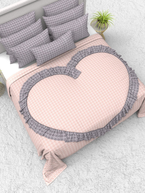The White Moss Valentine Heart Winter comforter with 2 pillow covers